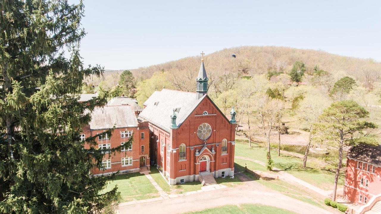 Arcadia Academy Bed & Breakfast Exterior photo